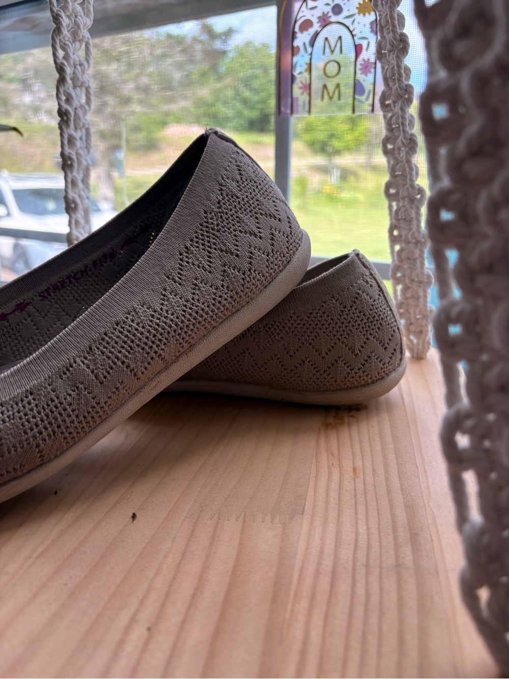 Skechers Light Beige Knit Slip-On Ballet Flats. Ladies size 8 - Picture 2 of 7